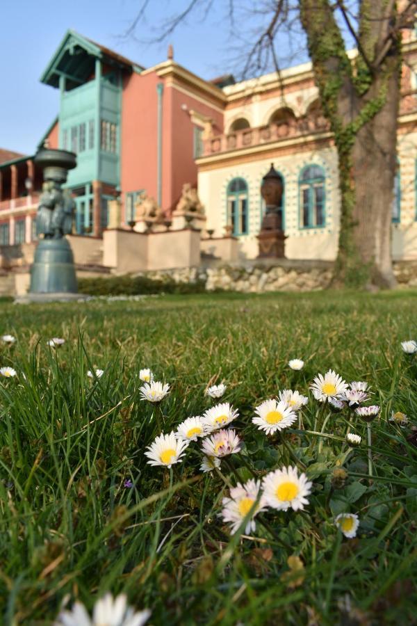 Zsolnay Negyed Vendeghaza Aparthotel Pécs Exterior photo