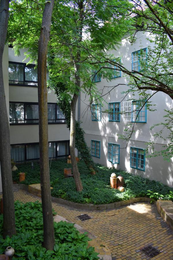 Zsolnay Negyed Vendeghaza Aparthotel Pécs Exterior photo